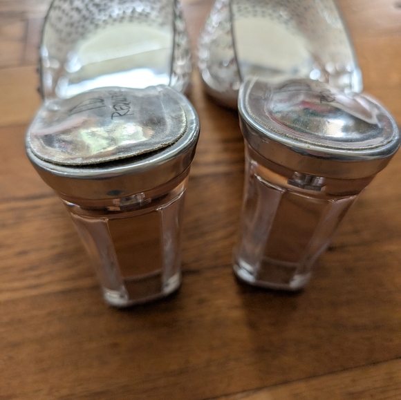 I.D. Required Glitzy Tranparent Sandals - Picture 4 of 6